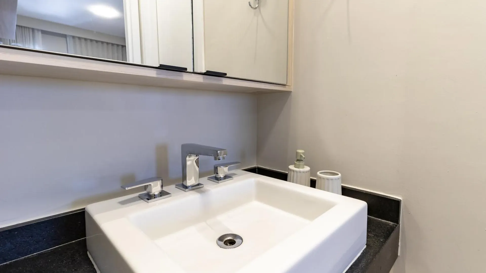 Apartment Charme Pinheiros E Jardins Com Piscina, Cama Queen Sao Paulo