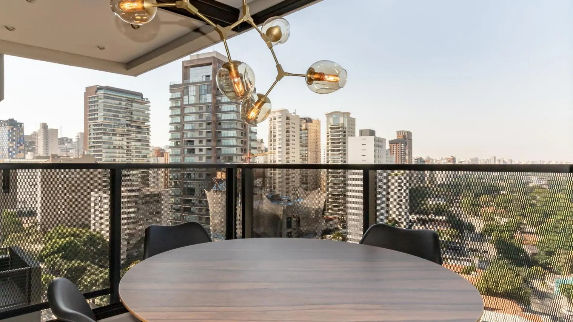 Charme Pinheiros E Jardins Com Piscina, Cama Queen Sao Paulo